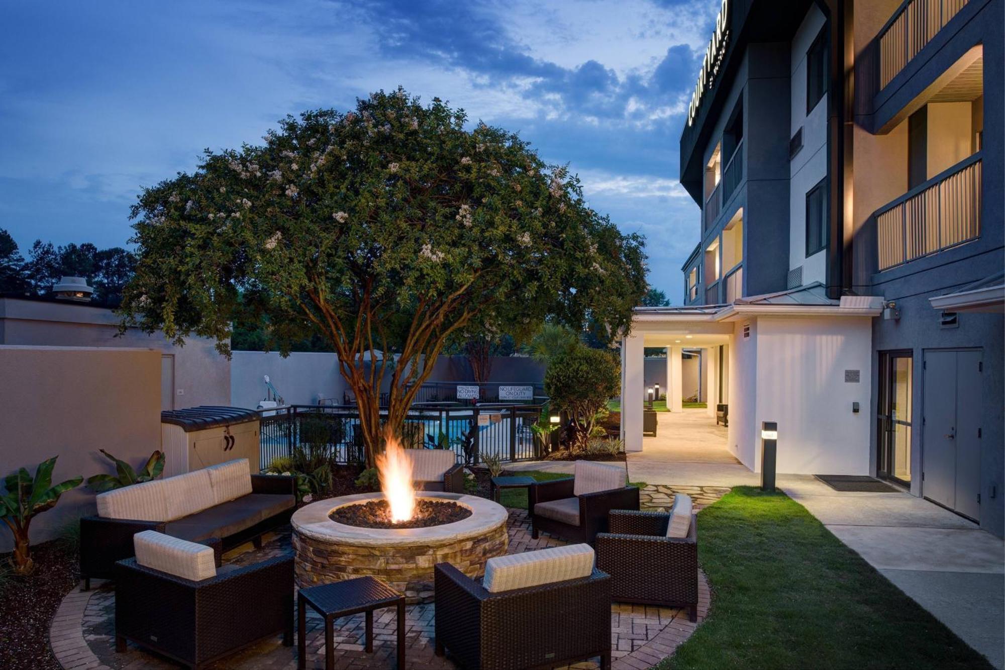 Courtyard By Marriott Columbia Northeast/Fort Jackson Area מראה חיצוני תמונה