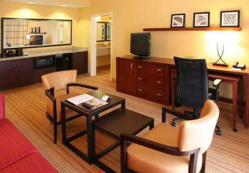 Courtyard By Marriott Columbia Northeast/Fort Jackson Area מראה חיצוני תמונה