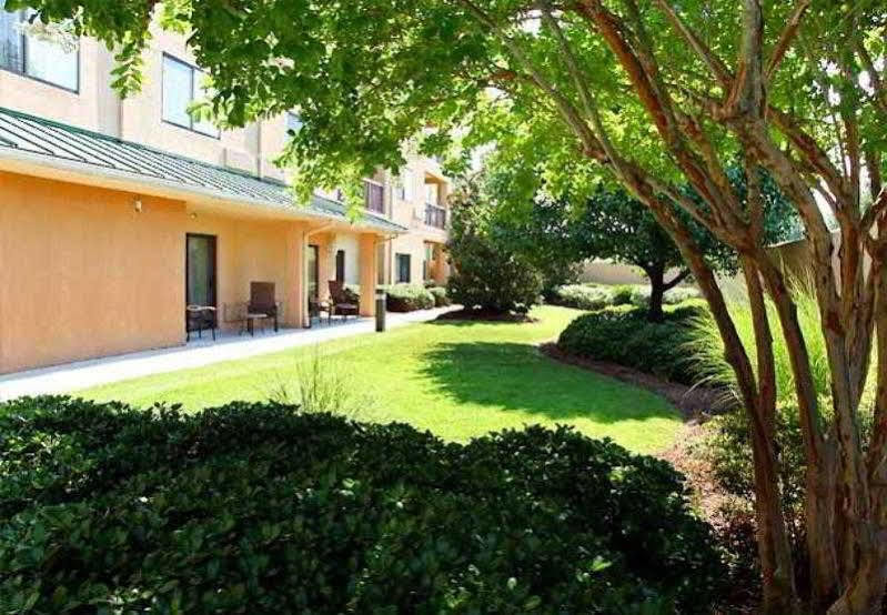 Courtyard By Marriott Columbia Northeast/Fort Jackson Area מראה חיצוני תמונה