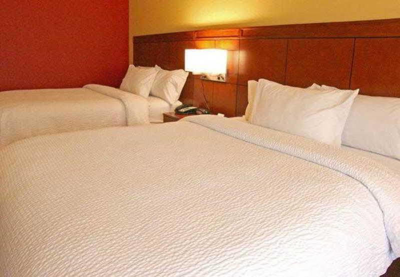 Courtyard By Marriott Columbia Northeast/Fort Jackson Area מראה חיצוני תמונה