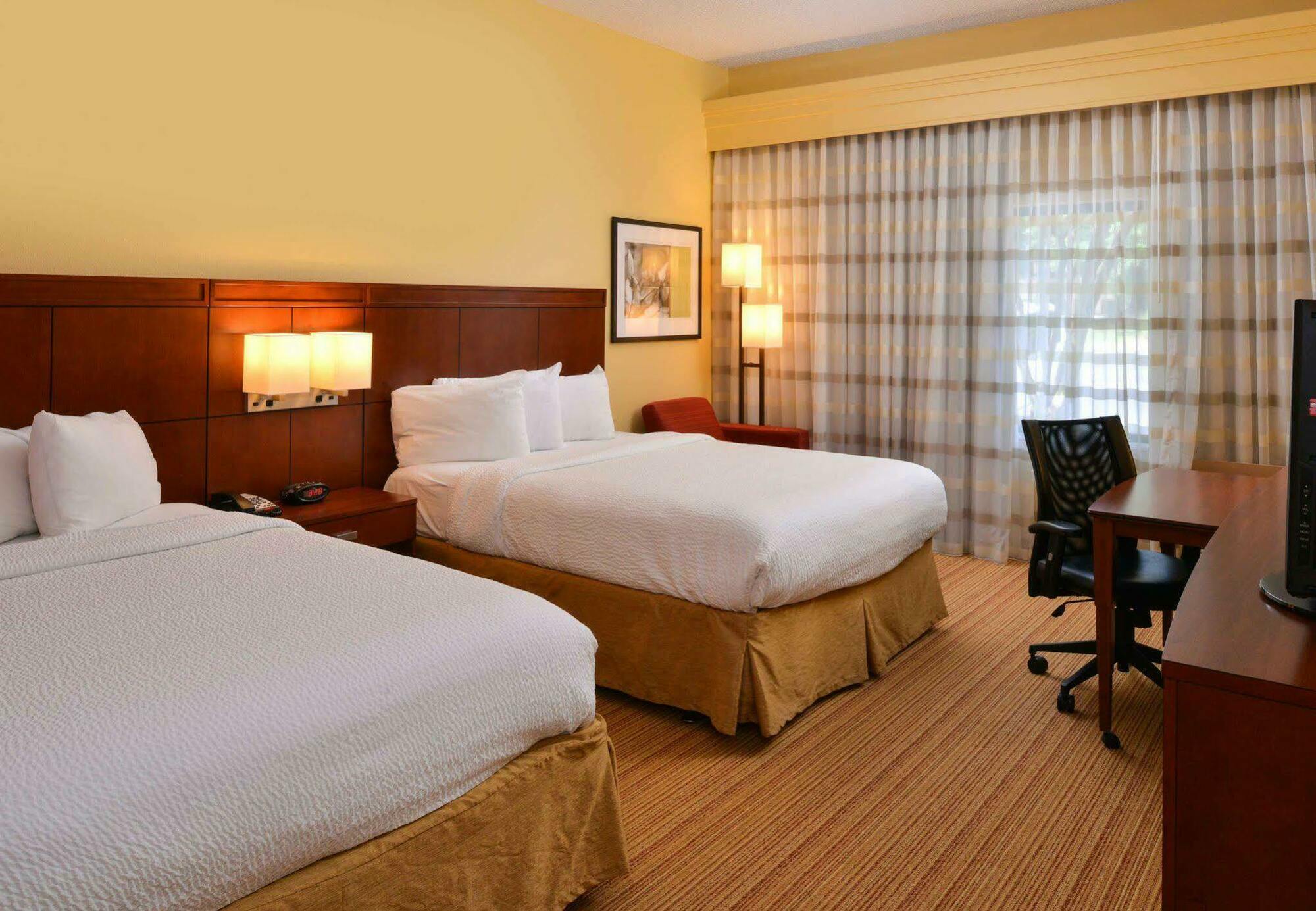Courtyard By Marriott Columbia Northeast/Fort Jackson Area מראה חיצוני תמונה
