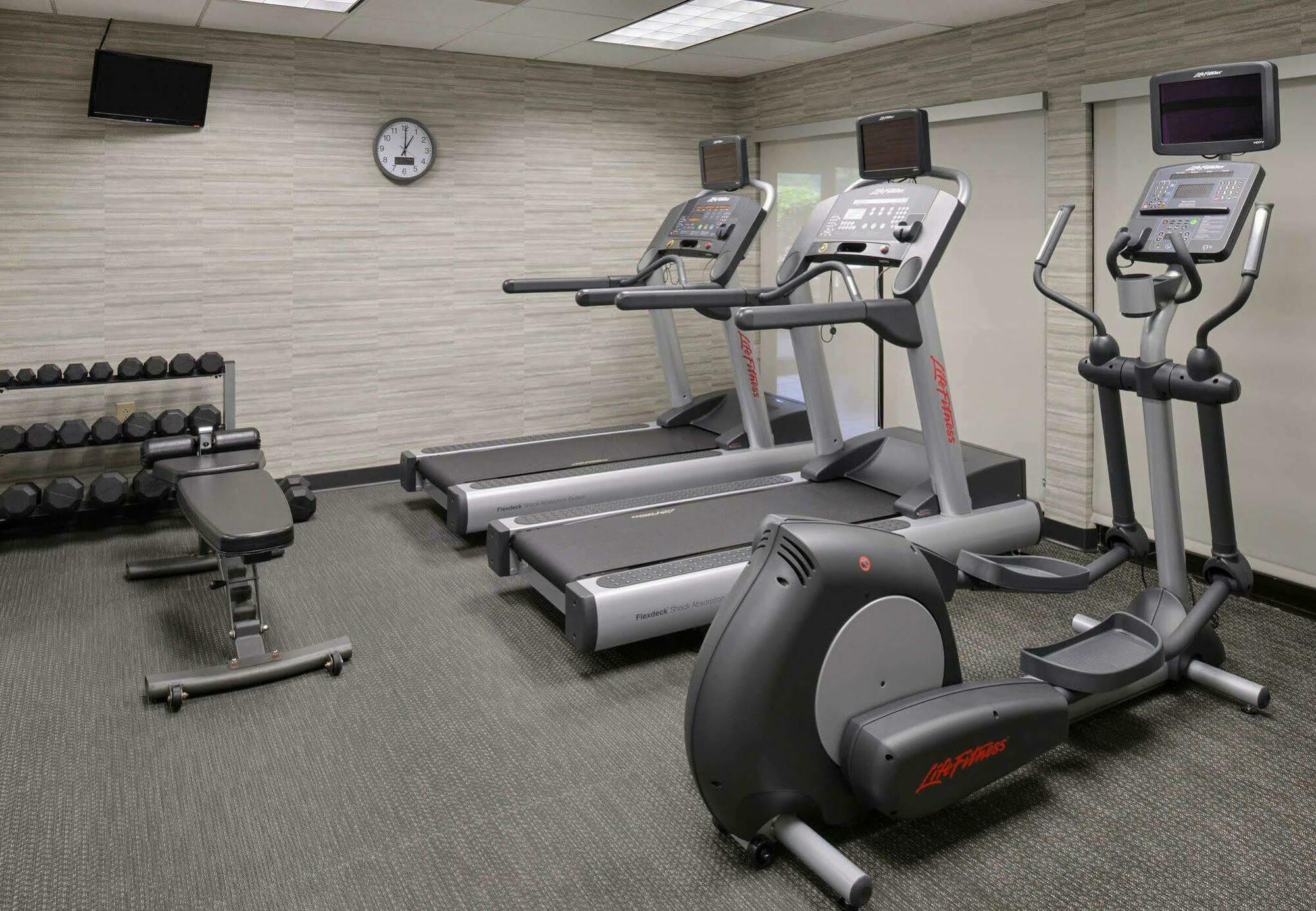 Courtyard By Marriott Columbia Northeast/Fort Jackson Area מראה חיצוני תמונה